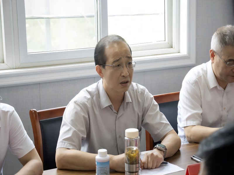 圖4 化學與化工學院黨委書記秦廣龍發(fā)言